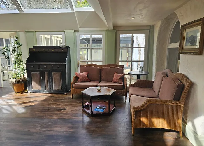 Taychreggan, Signature Collection By Eight Continents